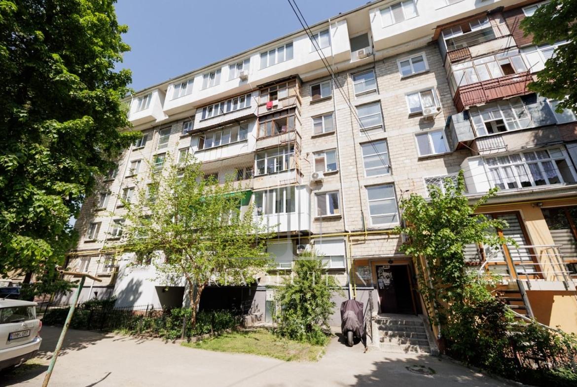 Centru, Strada Puskin